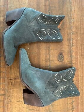 EUC Lucky Brand Suede Studded Western Ankle Boots - Blue/Grey
